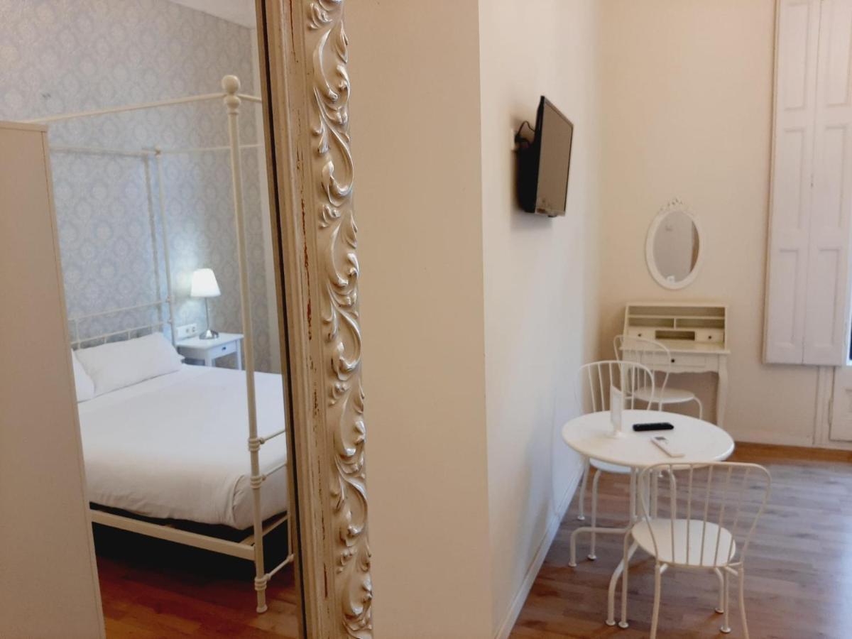 Lumine Luxury Suites By Gaiarooms Барселона Екстер'єр фото