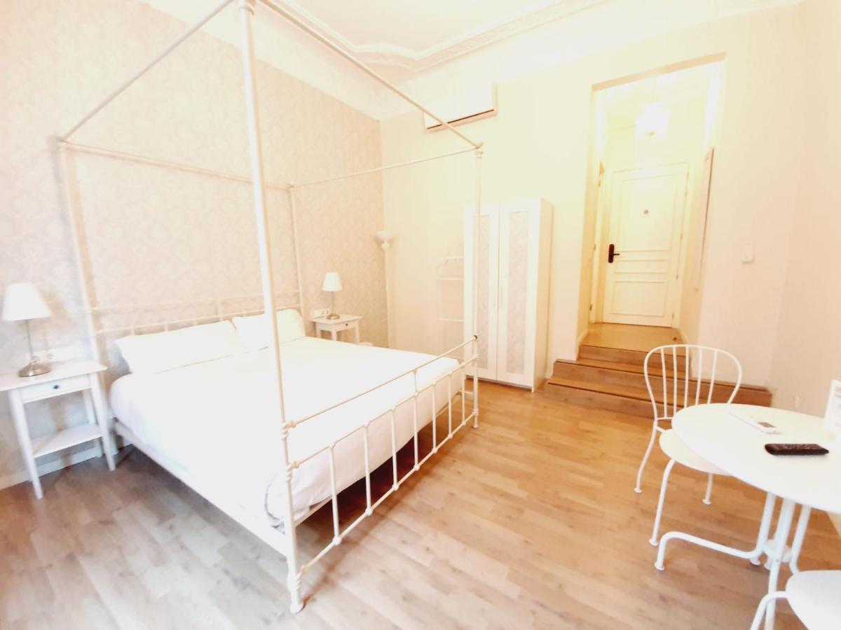 Lumine Luxury Suites By Gaiarooms Барселона Екстер'єр фото