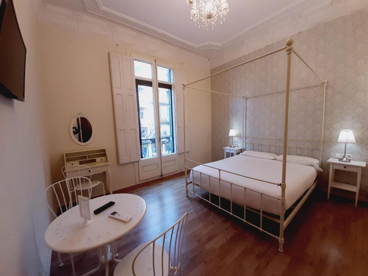 Lumine Luxury Suites By Gaiarooms Барселона Екстер'єр фото